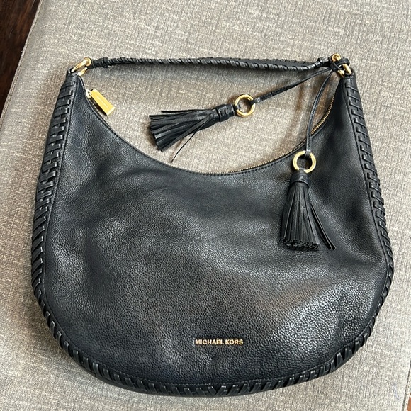 Michael Kors Black Lauryn Leather Shoulder Bag - Picture 3 of 10